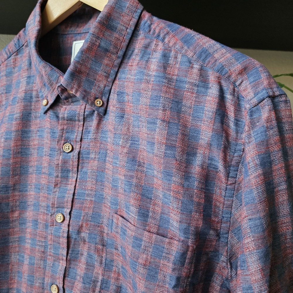 ROWM Mens button up woven shirt XL heather red and blue plaid